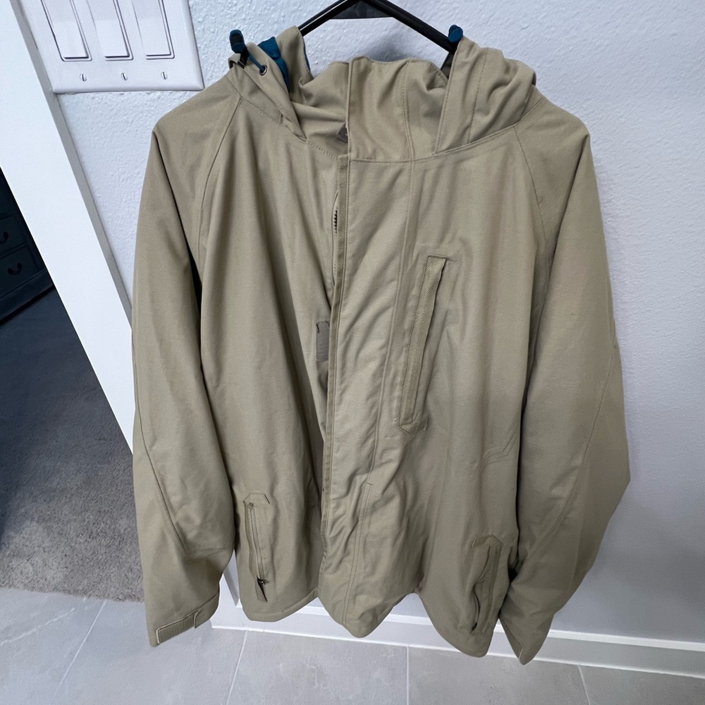 Under Armour ski / snowboard jacket